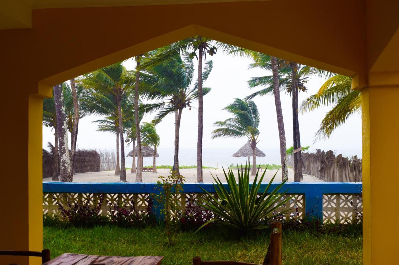 Bwejuu Beach Palm Villa Exterior photo